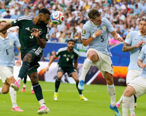 Coupe du Monde 2026 : L'Arabie saoudite défie l'Uruguay avec bravoure 
Coupe du Monde 2026 : Lamouchi en danger ? L'avenir du sélectionneur en question...