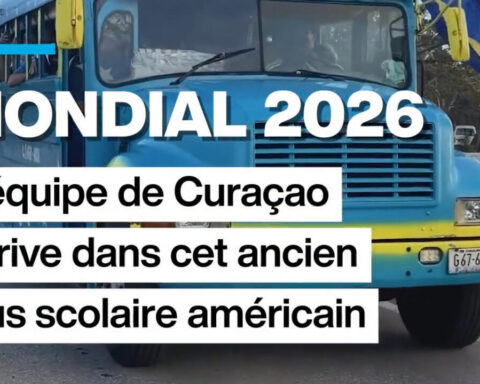 Coupe du monde 2026 : le choix surprenant du bus scolaire par l’équipe de Curaçao pour transporter ses joueurs
