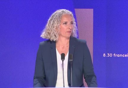 Delphine Batho dénonce "un scandale énorme" concernant la protection des enfants en France