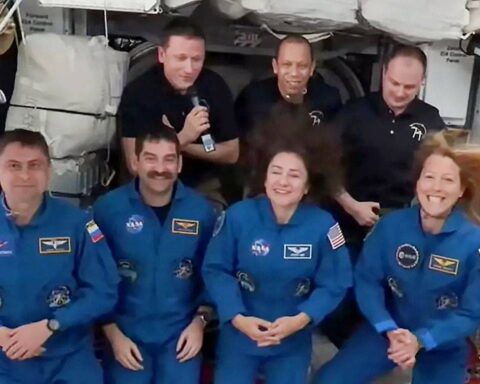 Des astronautes, dont Sophie Adenot, évacués temporairement de l'ISS suite à des fuites détectées
