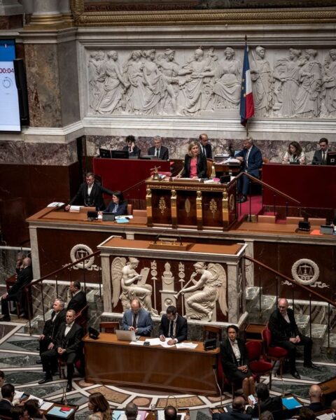 Disputes entre députés et sénateurs sur l'aide à mourir avancent vers un vote définitif mi-juillet