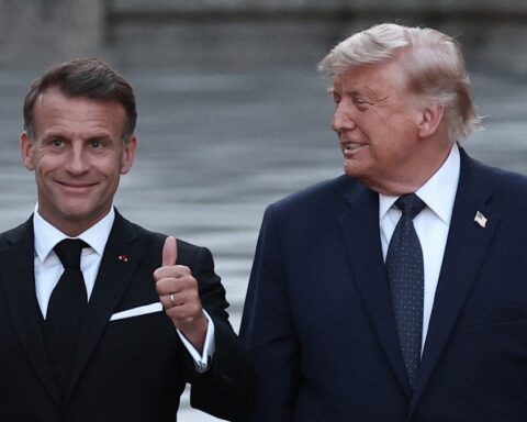 Donald Trump prédit la fin du mandat d'Emmanuel Macron lors d'une interview avec Axios