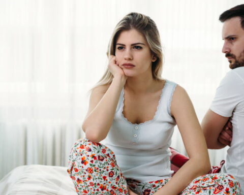 Dysfonctions sexuelles en France : une enquête révèle leur prévalence chez un tiers des femmes et un homme sur cinq