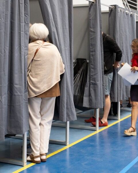 Élection présidentielle : les Français voteront les 18 avril et 2 mai 2027