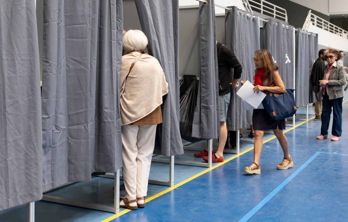 Élection présidentielle : les Français voteront les 18 avril et 2 mai 2027