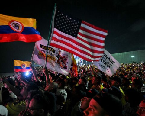 Élections présidentielles en Colombie : le second tour se profile avec de la Espriella contre Petro