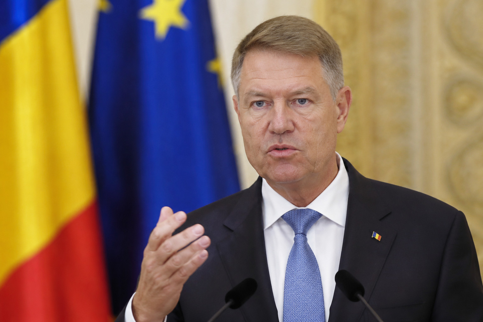 Le président roumain provoque un malaise en demandant à la Russie de « changer de tactique » en Ukraine