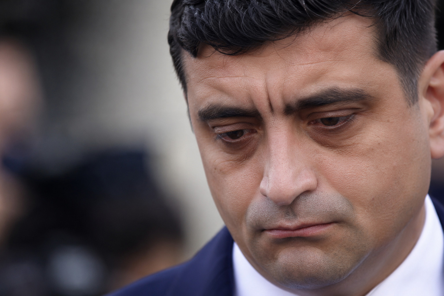 Le leader nationaliste roumain George Simion fragilisé par des accusations de corruption