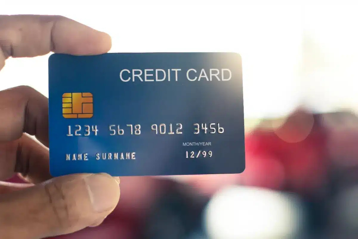 Fin du code à 4 chiffres : la méthode d'authentification de votre carte bancaire évolue, les banquiers assurent que le changement est irréversible.