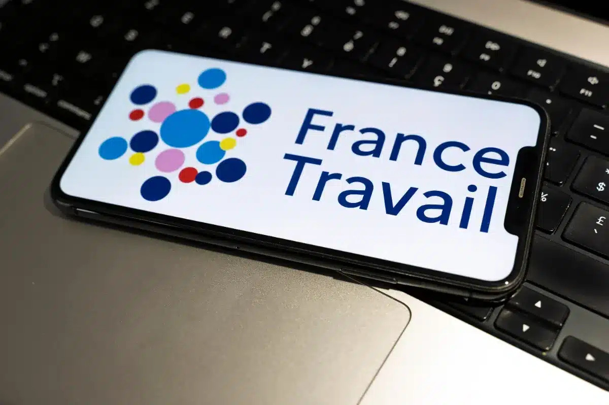 France Travail peut rembourser jusqu'à 5 200 € de frais d'hôtel, de repas et d'essence sans exigence de RSA.