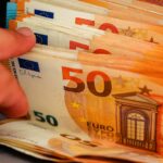 Jordan Bardella propose de réduire de moitié la contribution de la France au budget de l'UE