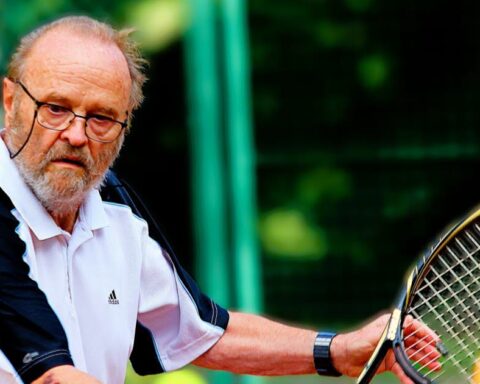 Jouer au tennis pourrait ajouter 10 ans à votre espérance de vie, selon une étude