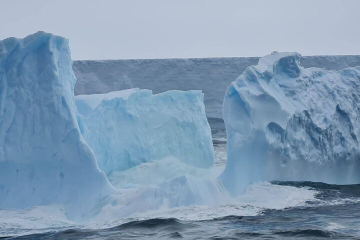 La France et d'autres pays expriment leur inquiétude face à l'absence de mentions du changement climatique dans le Traité de l'Antarctique