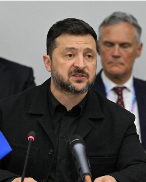 La Pologne retire une distinction à Zelensky, l'Ukraine dénonce une "erreur stratégique"