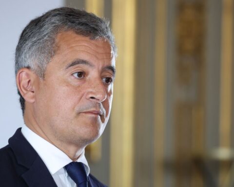 La popularité de Gérald Darmanin en chute après les révélations sur l'affaire Lyhanna