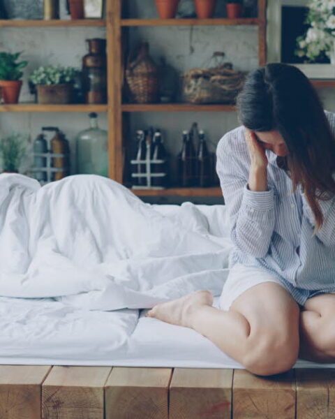Larmes après l'amour : comprendre les émotions et les réactions hormonales liées à l'intimité