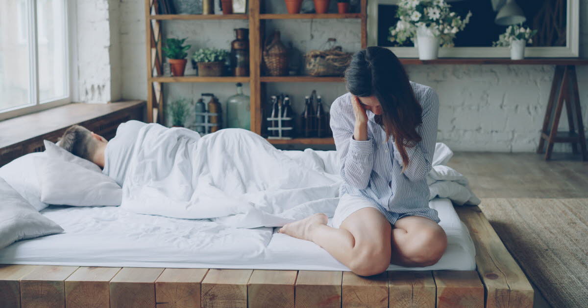 Larmes après l'amour : comprendre les émotions et les réactions hormonales liées à l'intimité