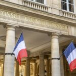 Le Conseil constitutionnel déclare inconstitutionnelle la suppression des frais bancaires de succession pour les mineurs