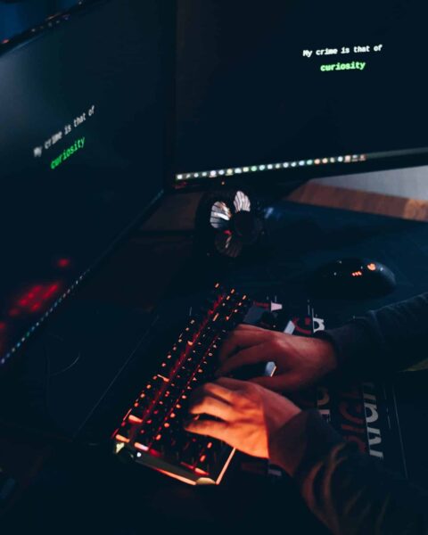 Le démantèlement du réseau Noos+ entraîne le piratage de 930 000 chaînes payantes.