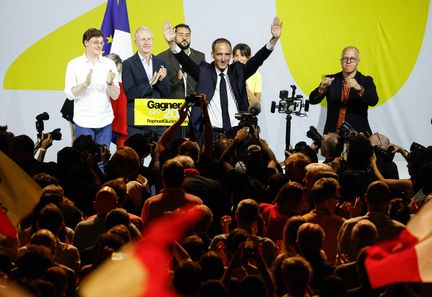 Le meeting de Raphaël Glucksmann à Aubervilliers attire entre 3 000 et 4 000 participants selon Sacha Houlié