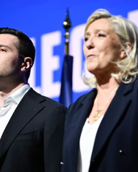 Le Pen et Bardella divisés sur la démission de Darmanin, le RN qualifie la polémique d’« artificielle »