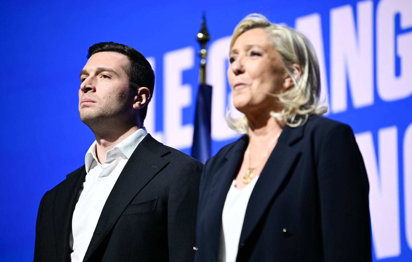 Le Pen et Bardella divisés sur la démission de Darmanin, le RN qualifie la polémique d’« artificielle »