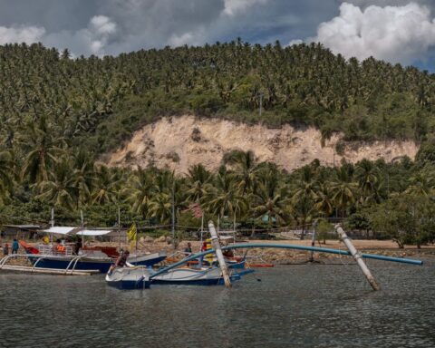 Le séisme meurtrier aux Philippines élève les fonds marins de 2 m et expose des zones côtières