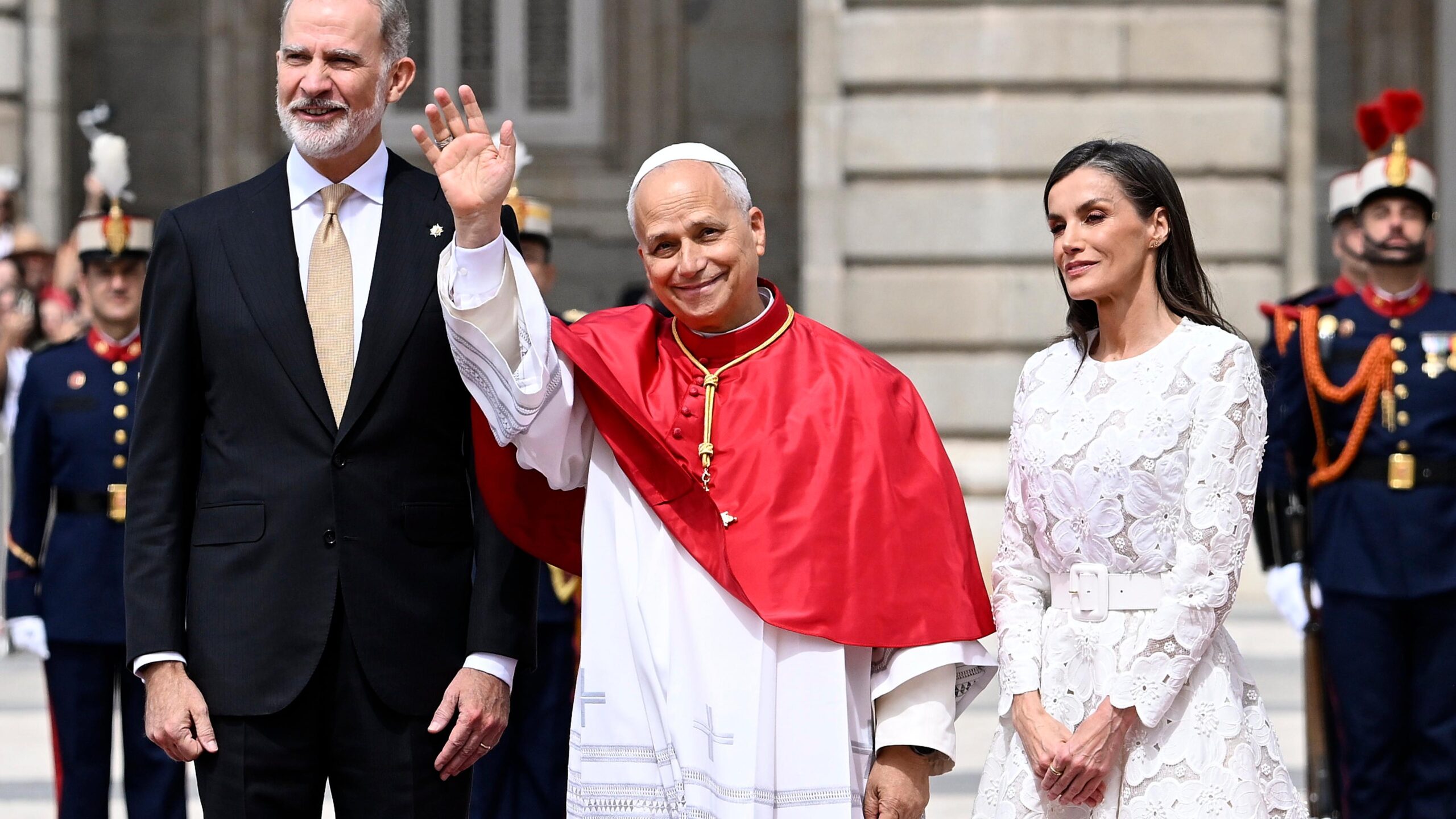 Le voyage du pape Léon en Espagne et son hommage au pape François