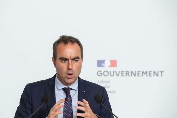 Lecornu avertit : un budget français avant février 2027 est crucial pour éviter un déficit accru