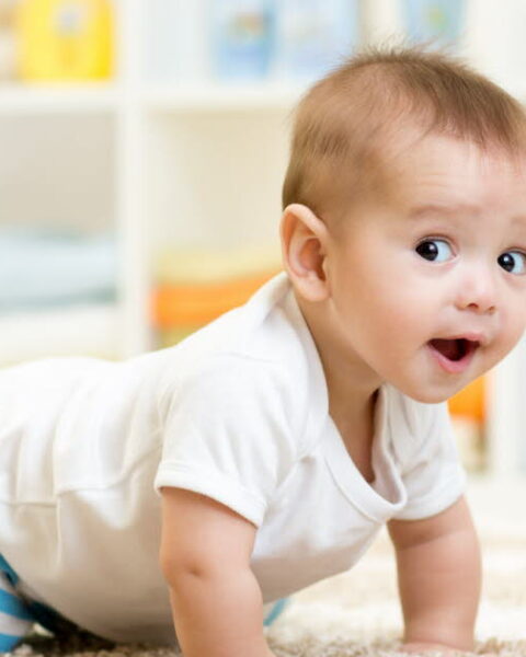 Les bébés naissent avec près de 100 os supplémentaires comparés aux adultes, pourquoi ?