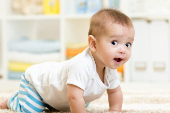 Les bébés naissent avec près de 100 os supplémentaires comparés aux adultes, pourquoi ?
