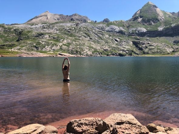 Les dangers de se baigner dans les lacs de montagne en France : préserver l'écosystème fragile