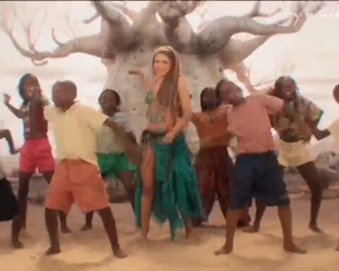 Les Ghettos Kids, étoiles du Mondial 2026, invités par Shakira à se produire au Mexique malgré la grève des enseignants bloquant le stade.