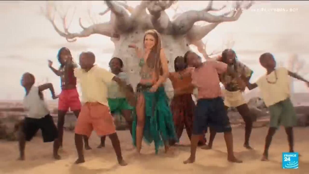 Les Ghettos Kids, étoiles du Mondial 2026, invités par Shakira à se produire au Mexique malgré la grève des enseignants bloquant le stade.