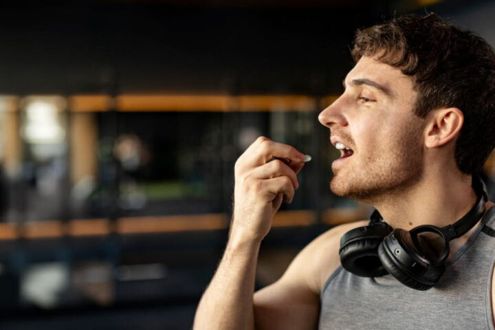 Les multivitamines en musculation : évaluation de leur efficacité face à un éventuel placebo
