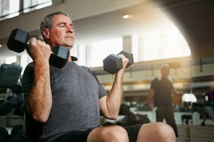 L'importance de stimuler les muscles dès quel âge pour la santé globale
