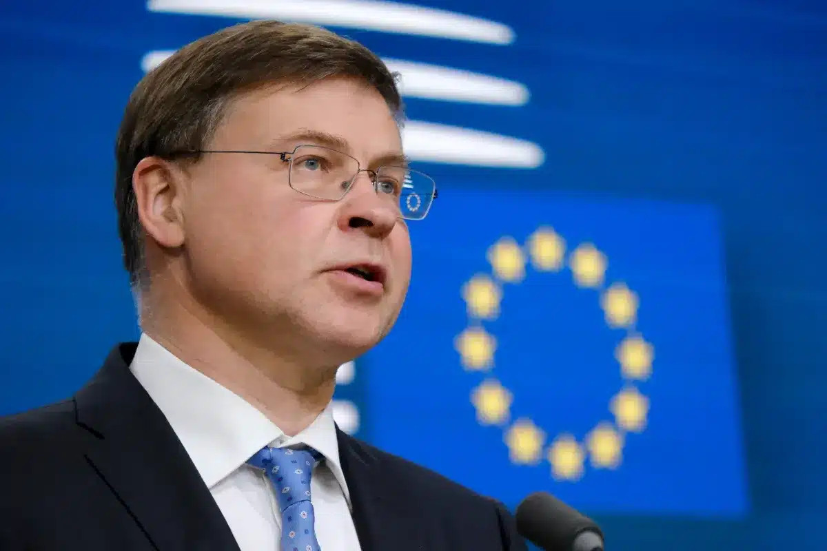 Mauvaise nouvelle pour les contribuables européens : Bruxelles prévoit d'accorder 8 milliards d'euros d'avantages fiscaux aux multinationales, au détriment des PME.