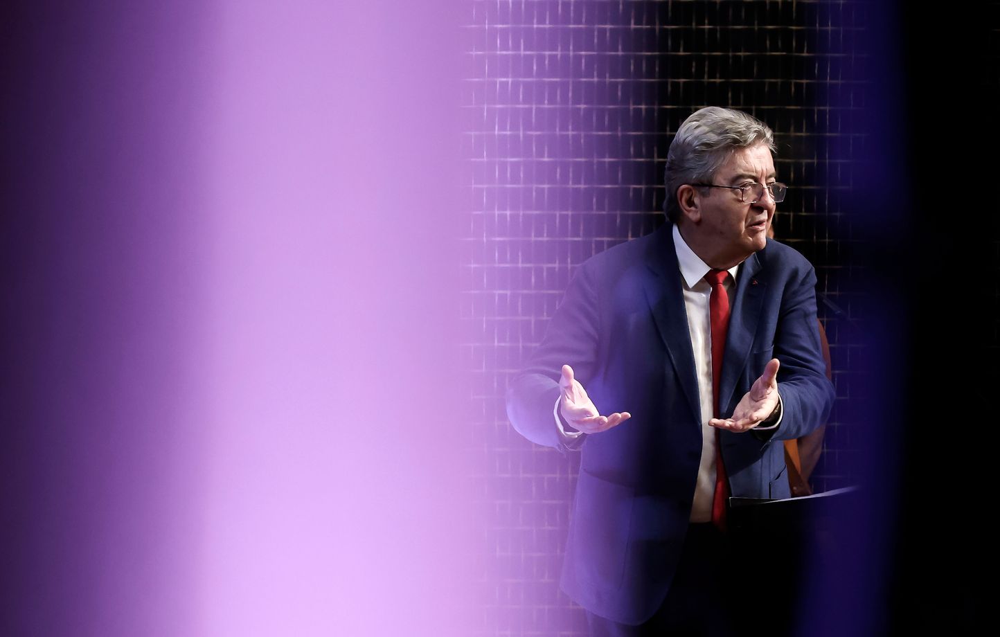 Mélenchon critique Glucksmann pour sa vision "limitée" avant la présidentielle de 2027