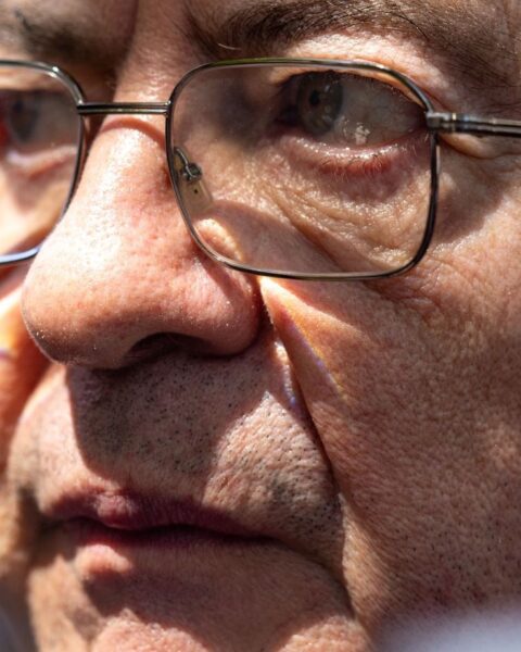 Mélenchon remet en question le caractère terroriste des massacres du 7 octobre