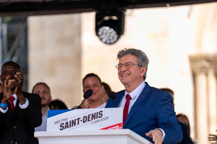 Mélenchon utilise le slogan de l'extrême droite pour renforcer sa position face au RN en 2027