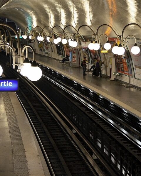 Métro parisien : l'introduction du paiement par carte se fera en trois étapes d'ici 2030.