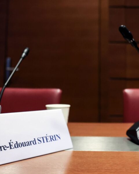 Pierre-Édouard Stérin, milliardaire conservateur, s'exprime devant la commission d'enquête sénatoriale