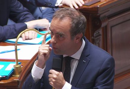 Polémique sur la canicule : le Premier ministre conteste le bilan de 10 000 morts avancé par les écologistes
