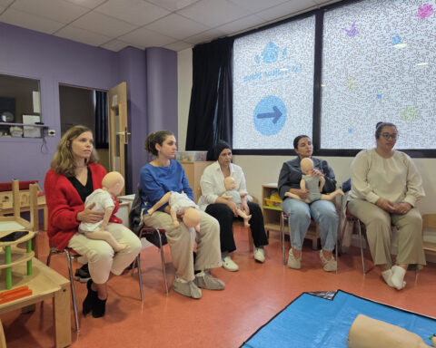 Premiers secours : des gestes essentiels pour protéger vos enfants à Lyon