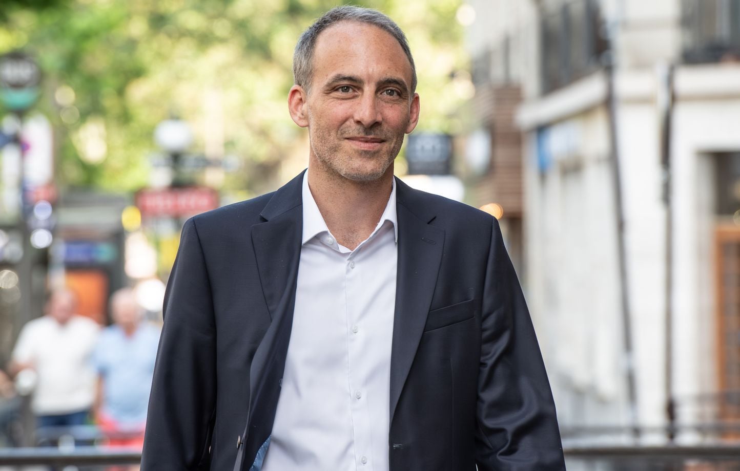 Présidentielle 2027 : les enjeux autour de la candidature de Raphaël Glucksmann se précisent