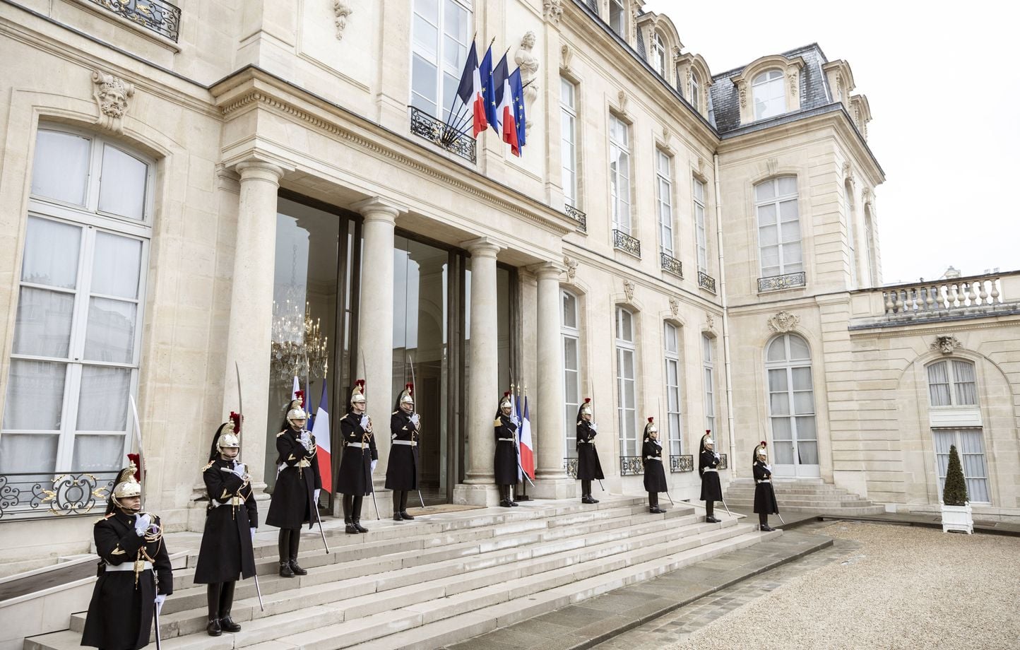 Présidentielle 2027 : les Français préfèrent un duel Philippe-Bardella au second tour