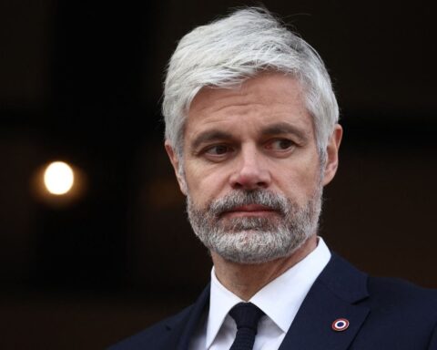 Présidentielle 2027 : Wauquiez exprime ses inquiétudes face aux sondages et appelle à l’unité à droite