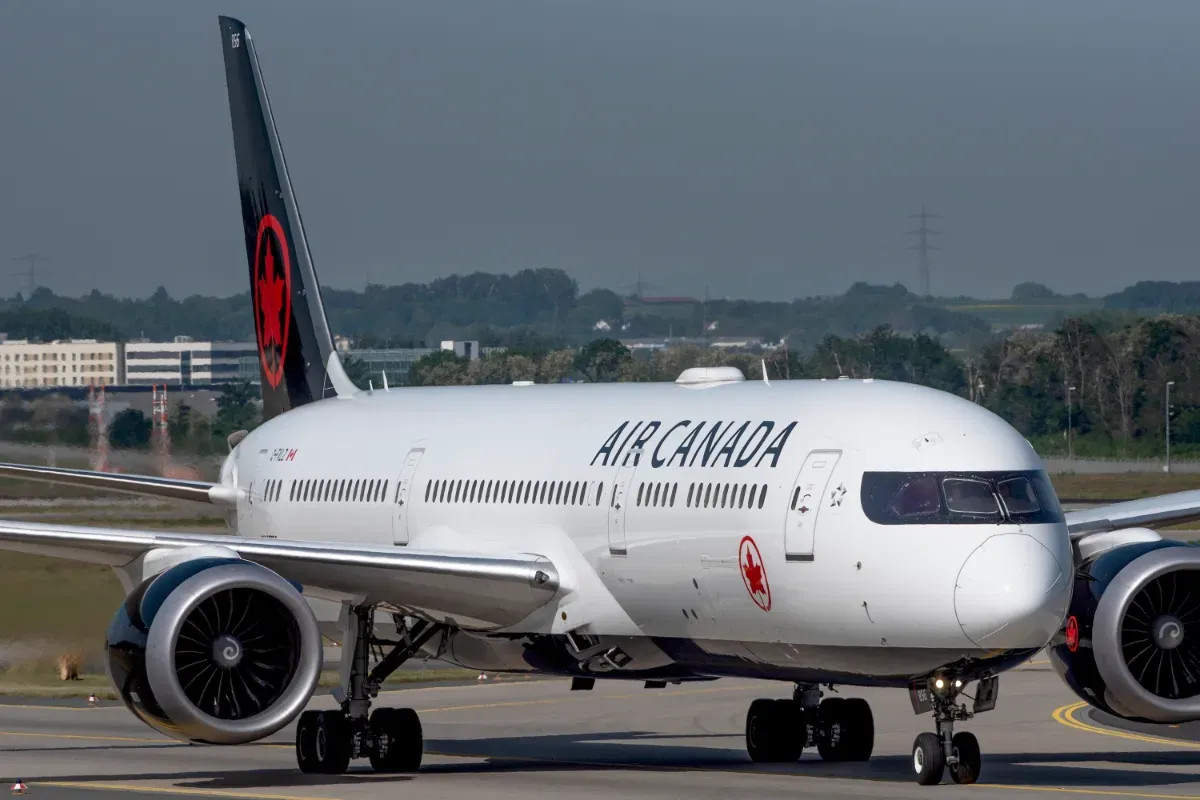 Un pilote d'Air Canada a exercé pendant 17 ans sans licence valide, mais la sécurité aérienne serait restée intacte.