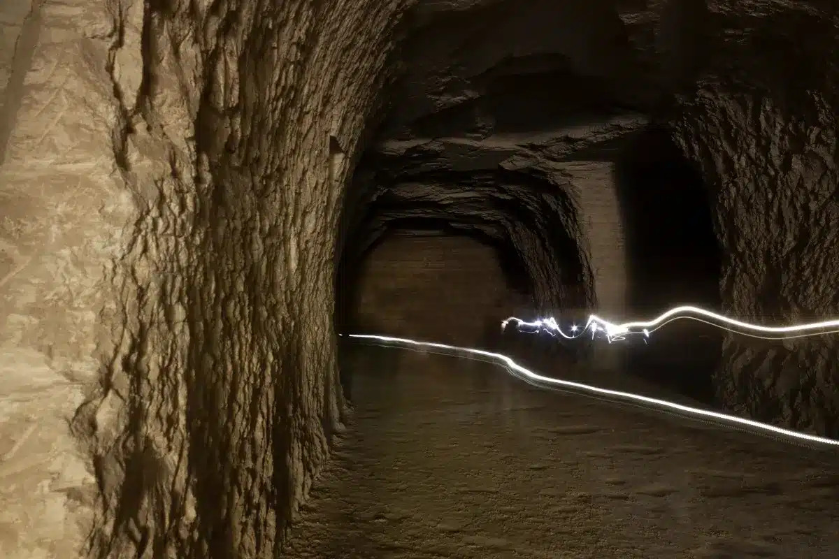 Un tunnel de 600 mètres reliant le Mexique à la Californie équipé d'électricité, de ventilation et d'un rail pour le trafic de cocaïne.