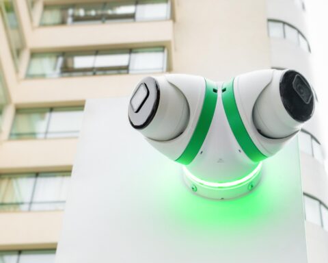 Une startup brésilienne mise sur l'IA pour lutter contre la criminalité, mais suscite des craintes d'État de surveillance